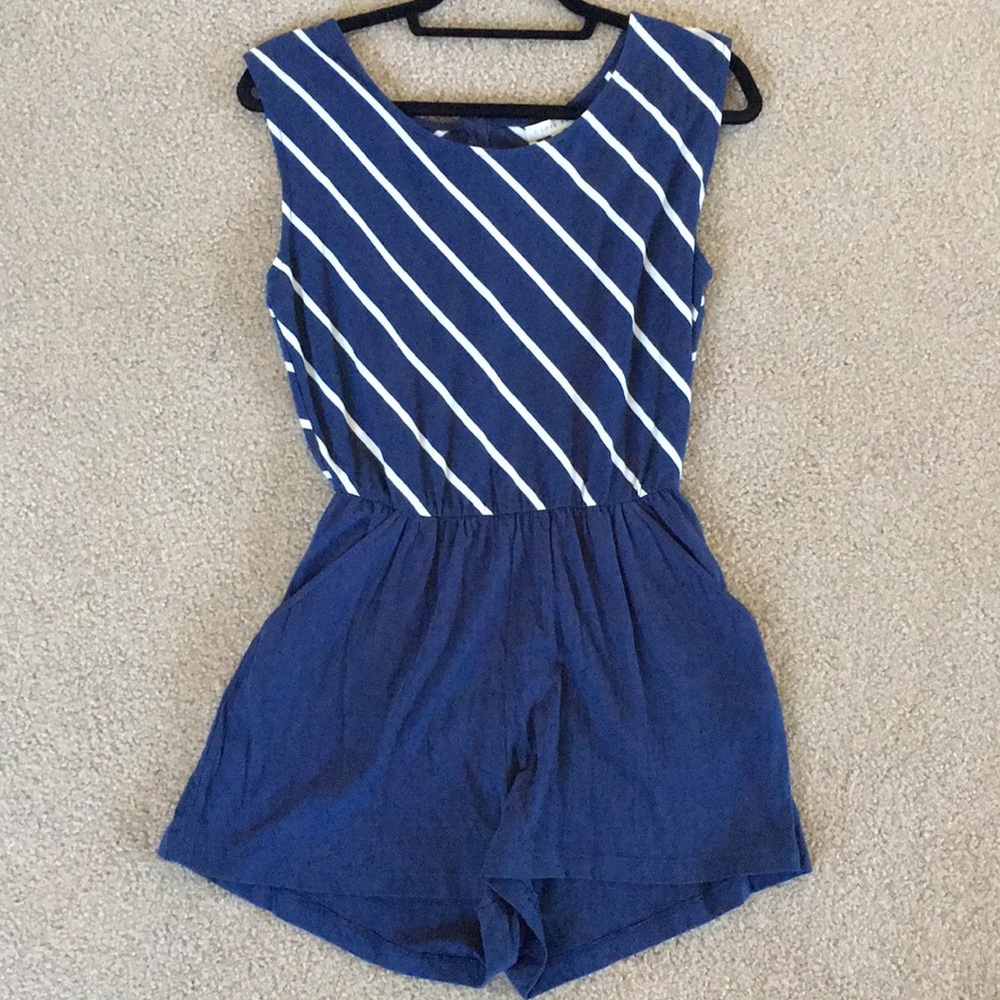 Forever 21 romper size small I love H81